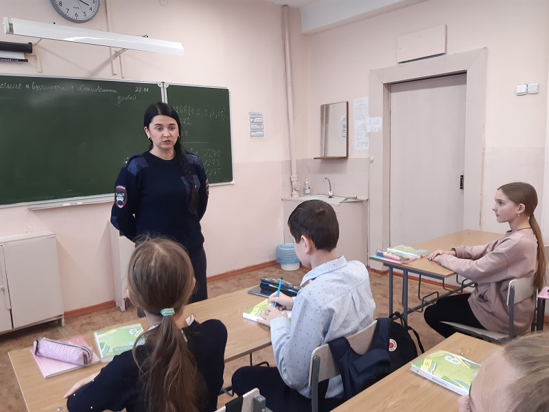Беседы по безопасности на дорогах.